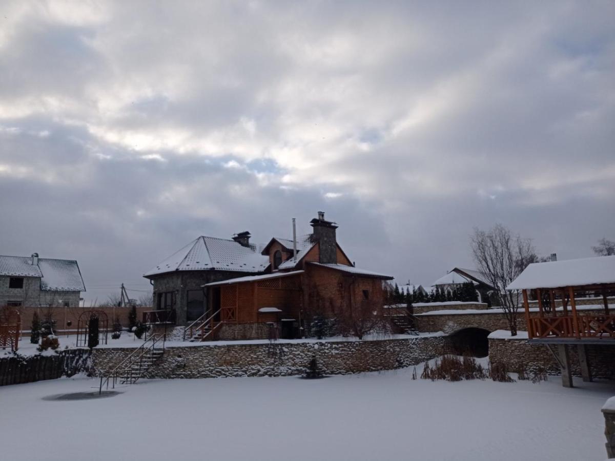 Готельно-Ресторанний Комплекс Прованс Парк Pochaiv Exterior foto