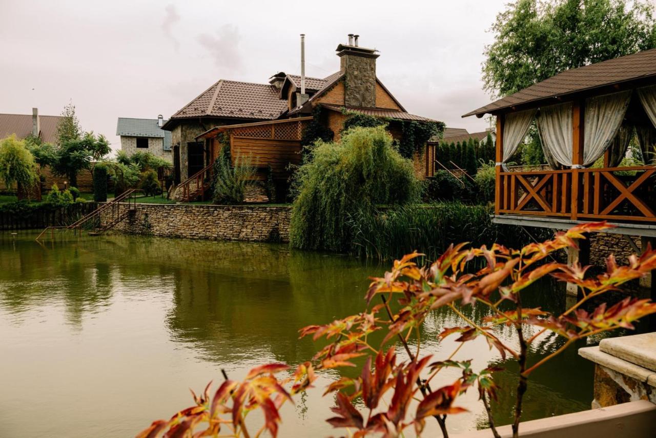 Готельно-Ресторанний Комплекс Прованс Парк Pochaiv Exterior foto